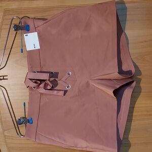 Express dress shorts 8 pink